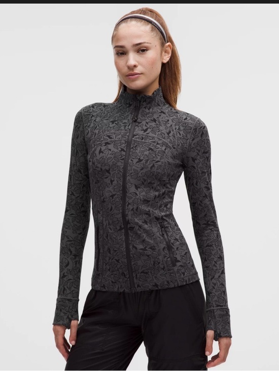 lululemon athletica Jackets & Blazers - 🍋🍋 lululemon athletica Gray Floral Zip-Up Jacket